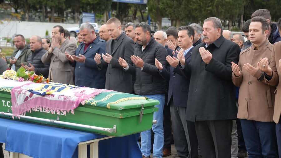 Milas’ı Yasa Boğan Veda: Minik Öykü Gözyaşlarıyla Uğurlandı 2